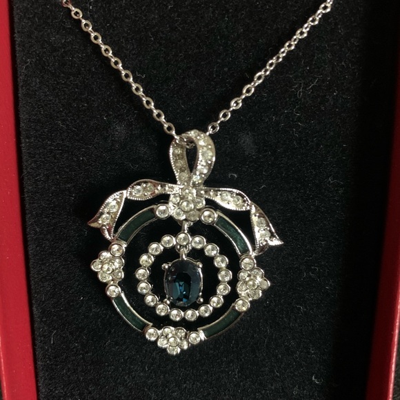 Bundle 4 for $25 - Vintage “Estate Style” Necklace - Picture 3 of 6